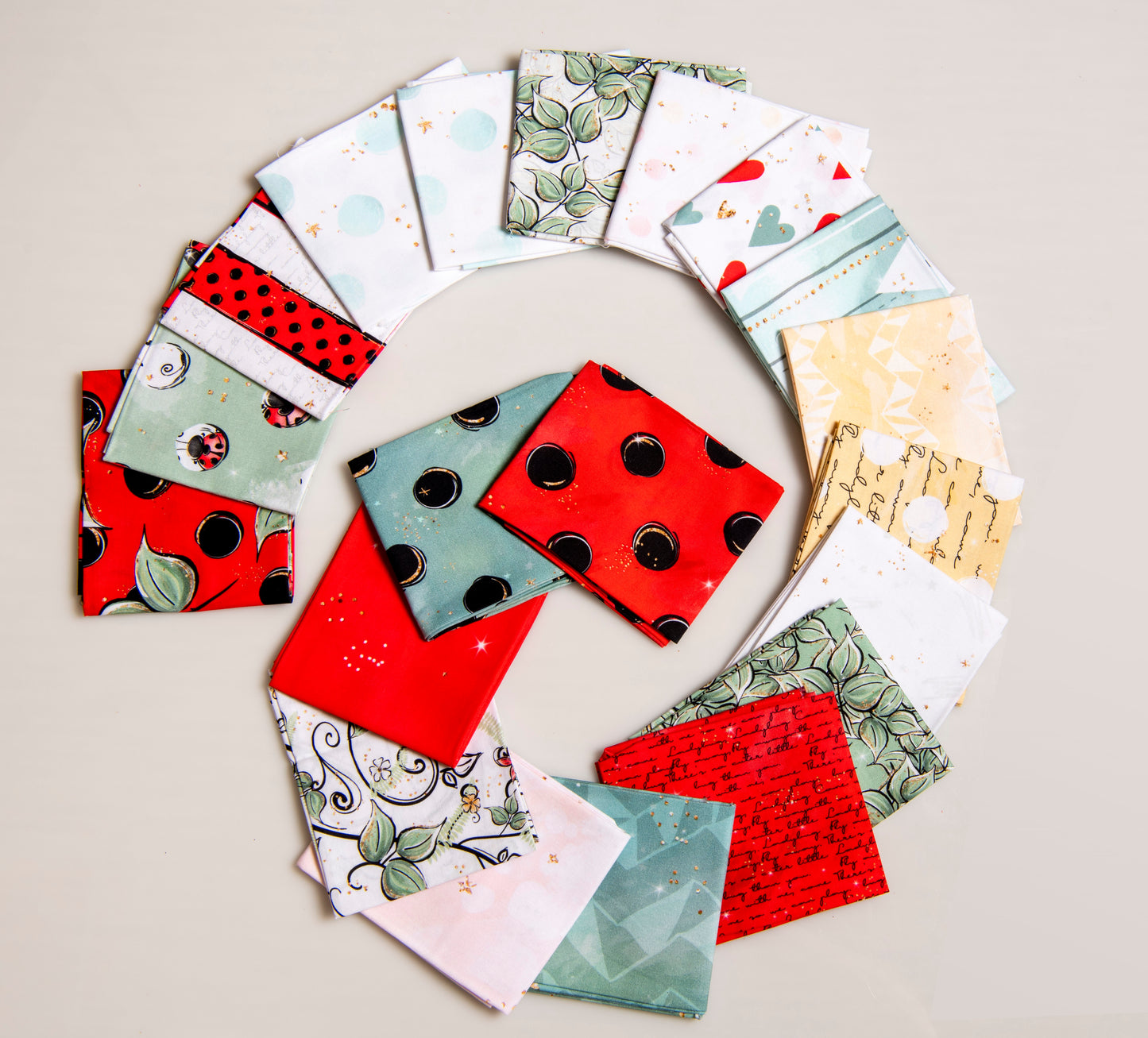 Fat quarter bundle 20 pieces - Quilting - Bitsy Bug CO-ORD Fabric