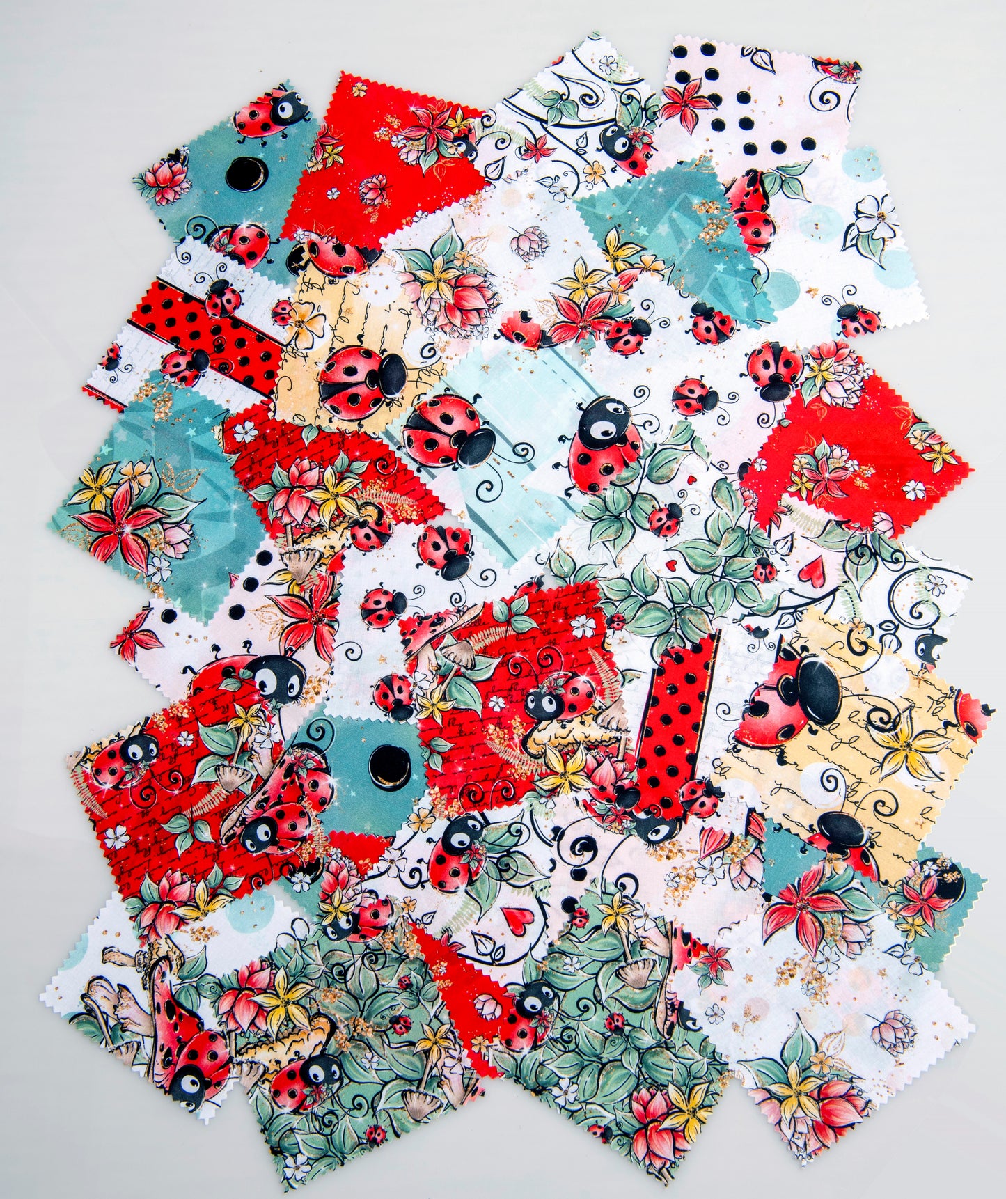 Charm Pack 5" x 5" 40 pieces - Quilting - Bitsy Bug Fabric